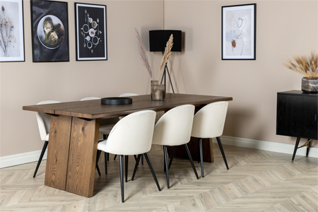 chaise avec table de repas en bois